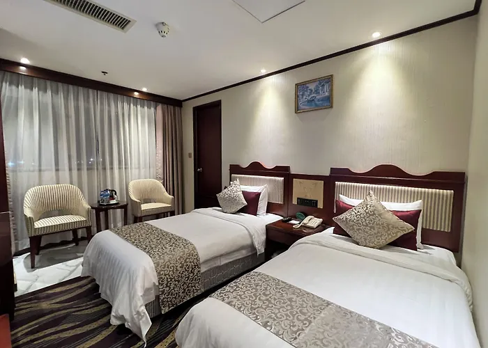 Masters Hotel 2*