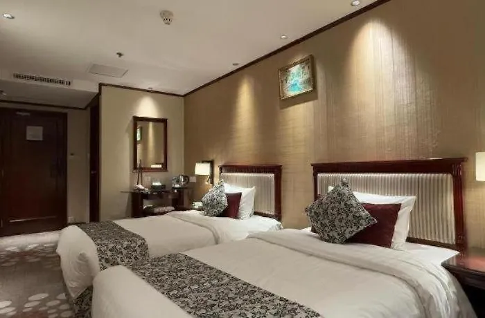 Masters Hotel 2*
