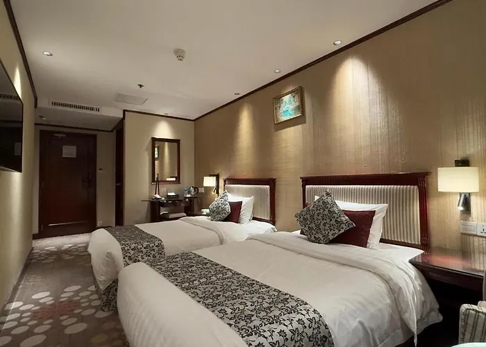 Masters Hotel 2*
